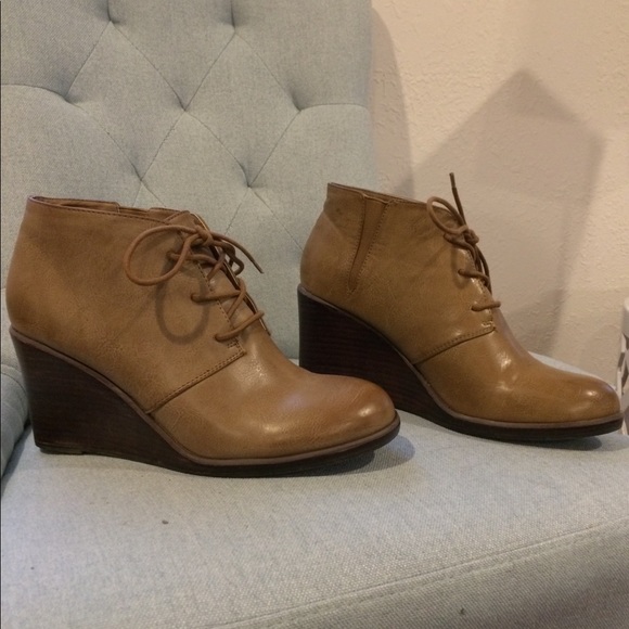 Various Torrid shoes ranging from size 11.5 to 12w - Picture 13 of 16